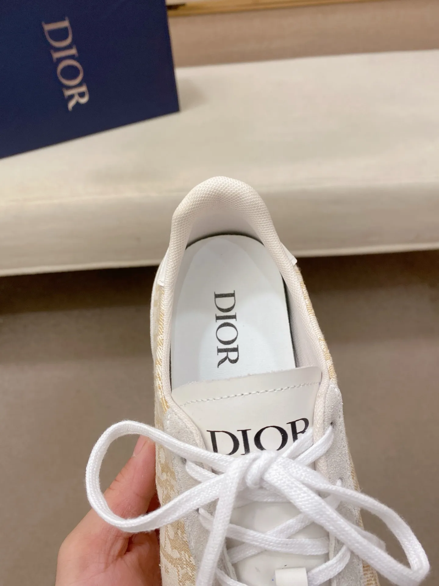 Men's shoes💰: 440💰Couple style💏 [Dior·Dior] New casual sports style men's shoes, new spring and summer design, perfect workmanship, lace-up lazy style to create wardrobe quality, upper: imported first-layer cowhide, mesh breathable lining soft and comfortable, ultra-light TPU wear-resistant outsole, simple, versatile fashion men's shoes, excellent color code number 35--44. (45,46 customized items are not returnable or exchangeable)